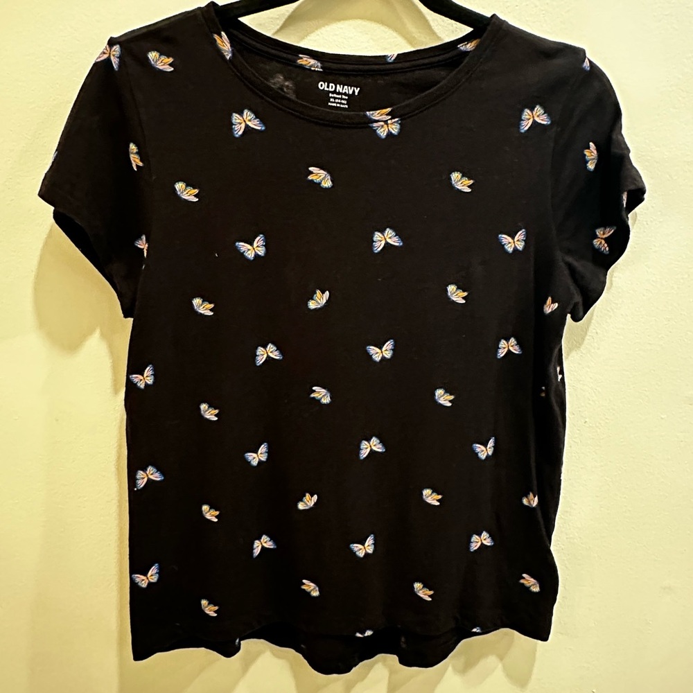 Old Navy - Kids Black Tee with Butterfly Pattern
Size: XL (14-16)